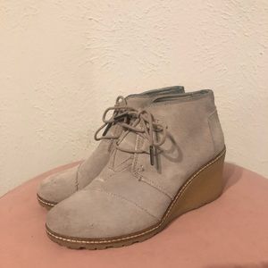 Size 8.5 | TOMS Grey Suede Booties
